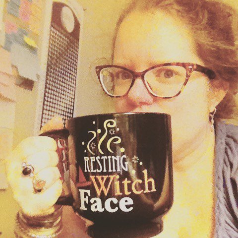 pirategirljack's tweet photo. My new teacup is flipping enormous. #fallwishlist item scratched off, though!https://t.co/KDzUCi52mT https://t.co/xiaHndYSz0