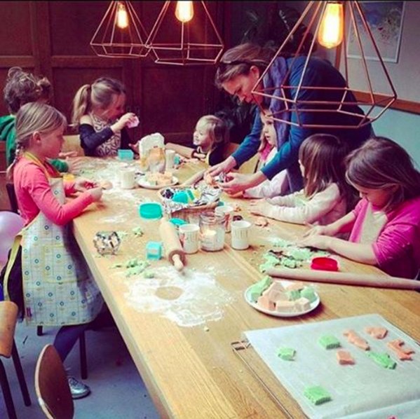 Vandaag de hele dag #koekjesbakken op de #gerarddoustraat 144, kom gezellig langs #depijp #zaterdag #kidsconceptstore #kinderactiviteiten