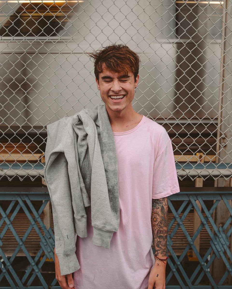 KianJcUpdates's tweet photo. Kian in NYC!
📸: ownthelight https://t.co/WksJWMlCQy