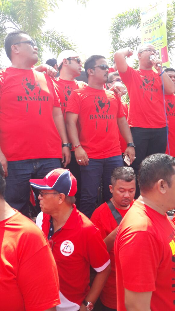 UtaraNews's tweet photo. #BangkitP.Pinang #BajuMerah #RideAgainstCorruption #PemudaUmnoP.Pinang #undurLimGuanEng https://t.co/QucRFiZhzN