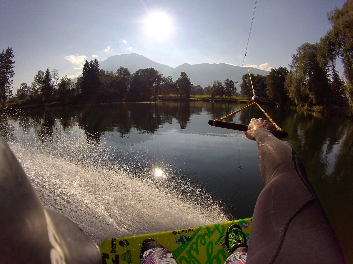 bhinterberger's tweet photo. good weekend ahead ๐๐โ๏ธ๐ฉ๐ชโ๐ป๏ธ
๐ท #DriftGhostS #shotwithdrift
#wakeboarding #billabongwetsuits #ronix2016 #bernwake #wakelife #gloryfy https://t.co/TWrFVheEUt