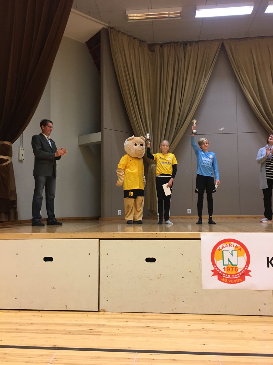 Vuoden tyttönappula Viivi poika-nappula Ilkka !