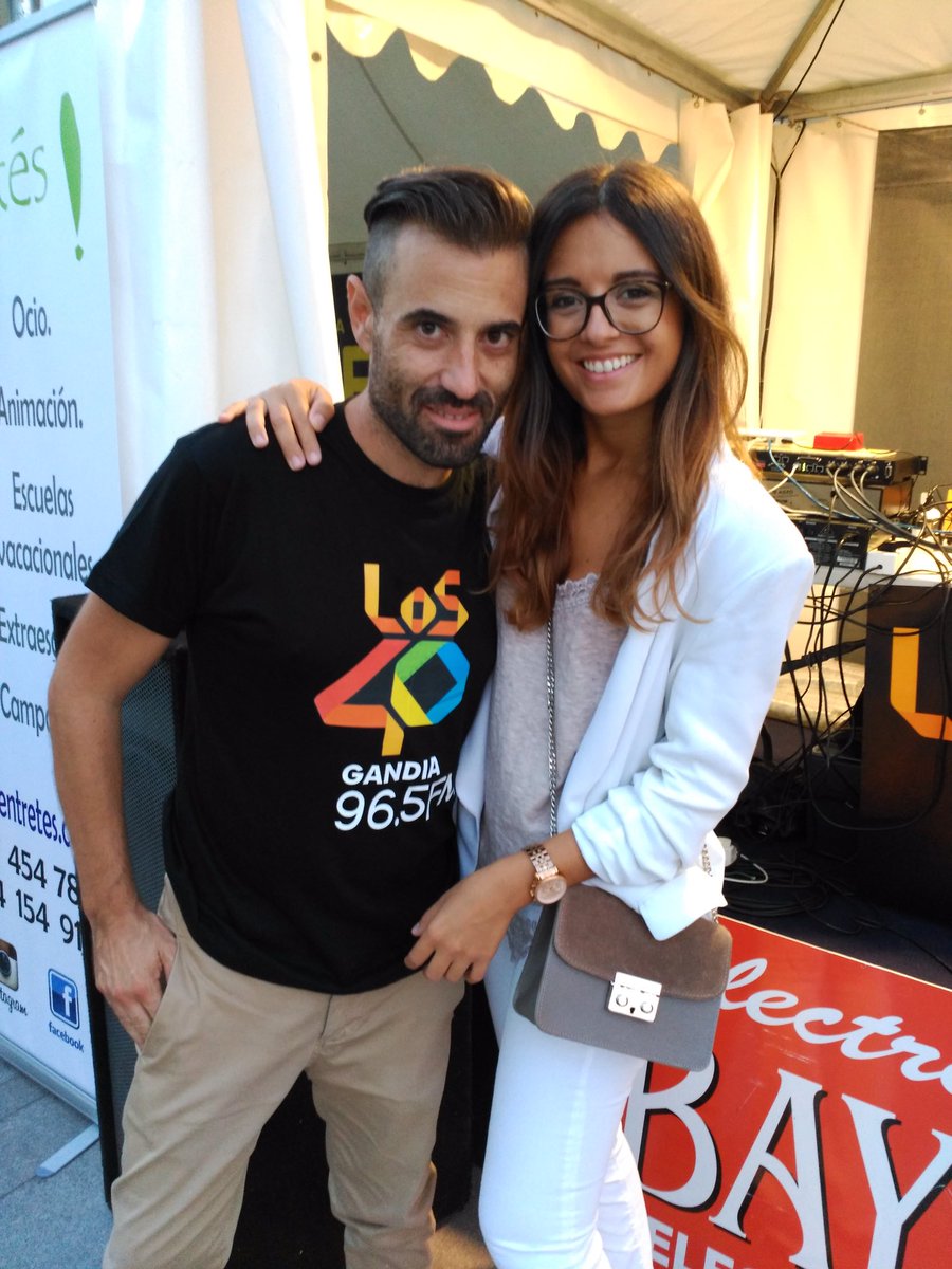 beggomartinez's tweet photo. Ánimo a mi compi @JoseVicens40 que está retransmitiendo esta Fira i Festes 2016 con @Los40Gandia #FiraiFestes2016 https://t.co/pvBvt2BQ0E