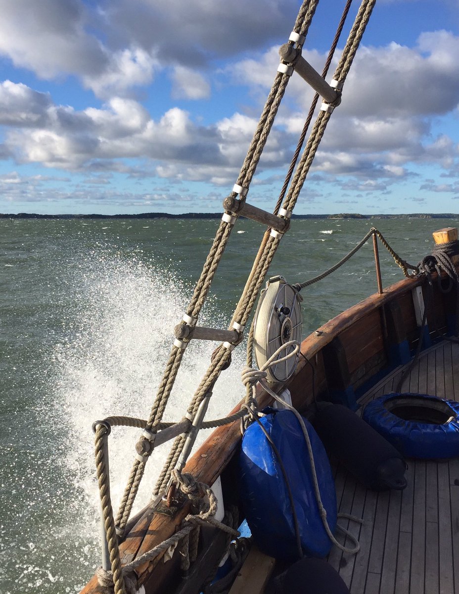 bluenosefi's tweet photo. #windy today https://t.co/IZRlKUVZju