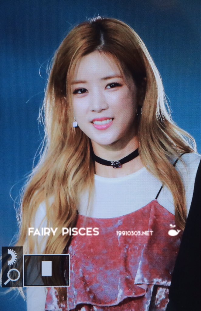 chorongxi's tweet photo. Kamu gak kangen aku? @apinkhaey  https://t.co/J2w7LzL9RG