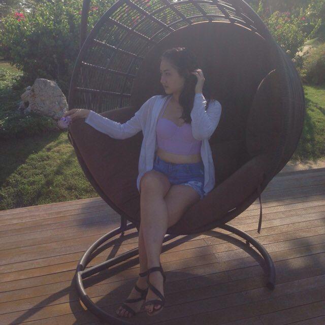 bellagischa's tweet photo. Come hangout with me > Kongkiw sama wanita syantik on #BIGOLIVE. https://t.co/h3mTrDtTKf https://t.co/DPRcucgmts