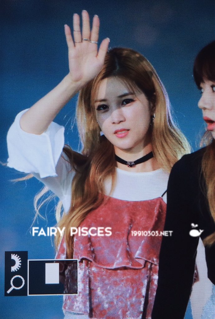 chorongxi's tweet photo. Kamu gak kangen aku? @apinkhaey  https://t.co/J2w7LzL9RG