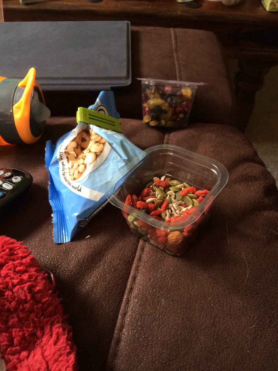 LexxiieJ's tweet photo. Fluffy blanket and pjs, healthy snacks, a massive bottle of water and #HolbyCity reruns... #poorlyday #duvetday #feelingcrappy #needcuddles https://t.co/g851OJgUcF