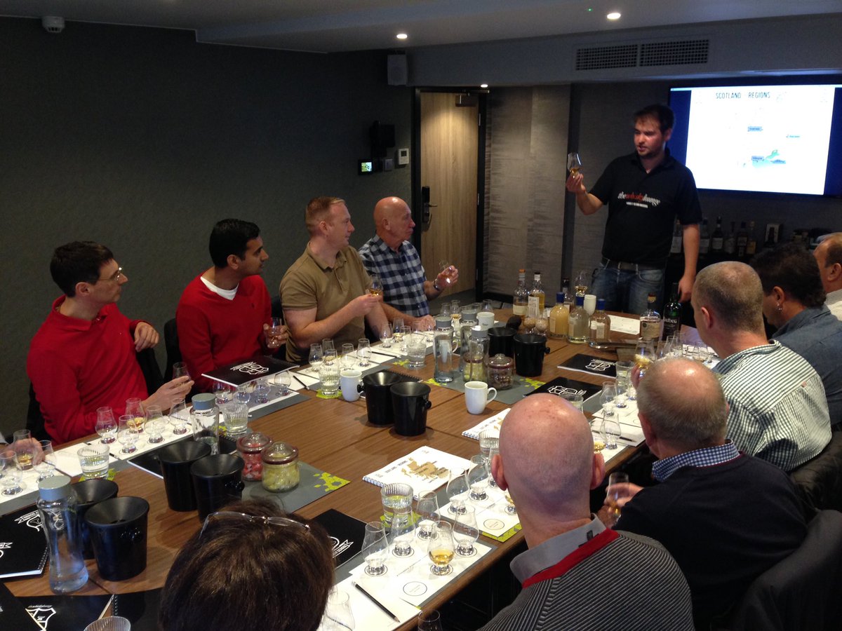 #whiskyschool is in session with <a href="/TWLJoe/">Joe Clark</a> @ManchesterMal! Thirsty students! <a href="/TheWhiskyLounge/">The Whisky Lounge</a> #whisky #whiskey #Manchester