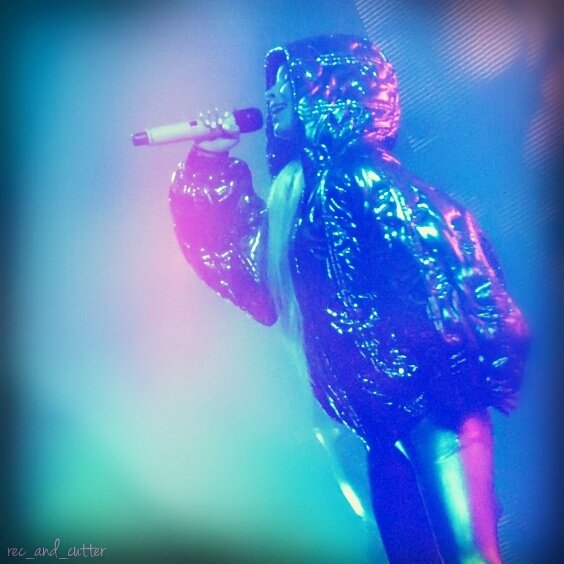Rec_and_Cutter's tweet photo. Yolandi live 
#dieantwoord #Yolandi #prawn_star https://t.co/eCSvVpXw73