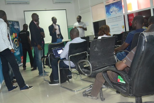 JCertif's tweet photo. Dans les ateliers de formation, tout se passe très bien!
@steve111MV @NelsonCishugi @albanbesse @benoitbaty @aouliet
#JCertifBrazza2016 https://t.co/JxC4V8fHbo