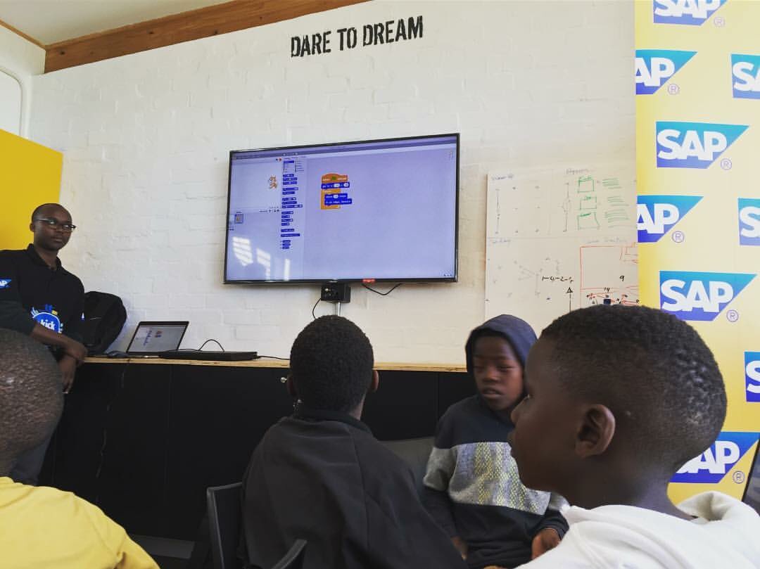 AntoniaSAshton's tweet image. #KickandCode @AfricaCodeWeek training season underway @#Safehub in Gugulethu, CTown. Teaching our kids to code! @CityofCT @SAPAfrica