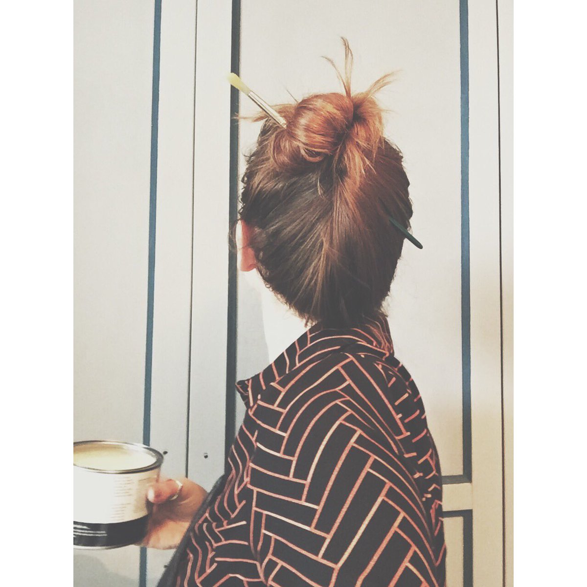 Trying to get this mid-century-inspired makeover project finished, pre-lunch-date. Obligatory use of hair-paint-pin-brush. PRO. #anniesloan