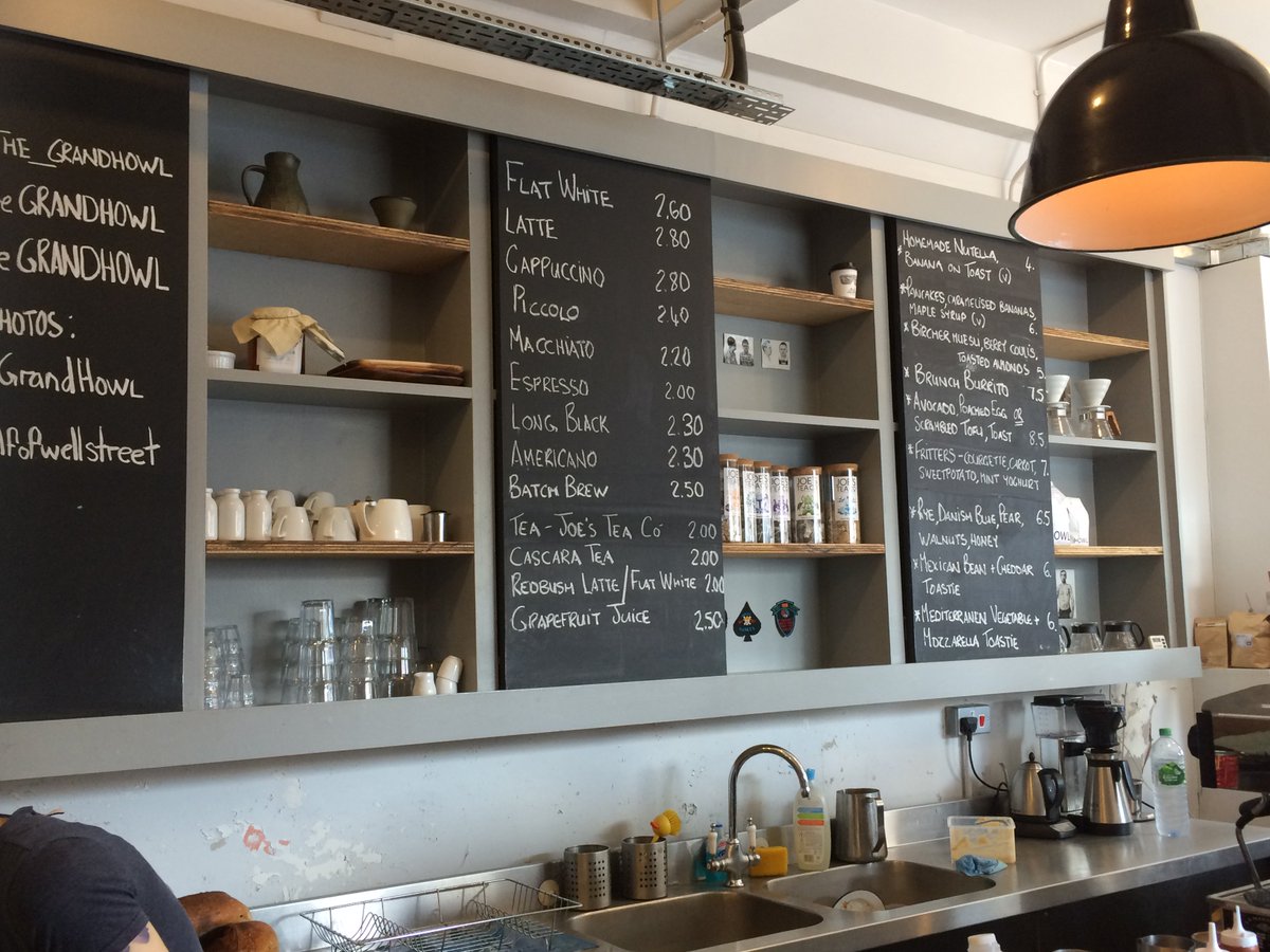 IF YOU'RE VEGAN OR VEGETARIAN, come and enjoy The Grand Howl cafe in Well Street market today <a href="/theGRANDHOWL/">the GRAND HOWL</a>