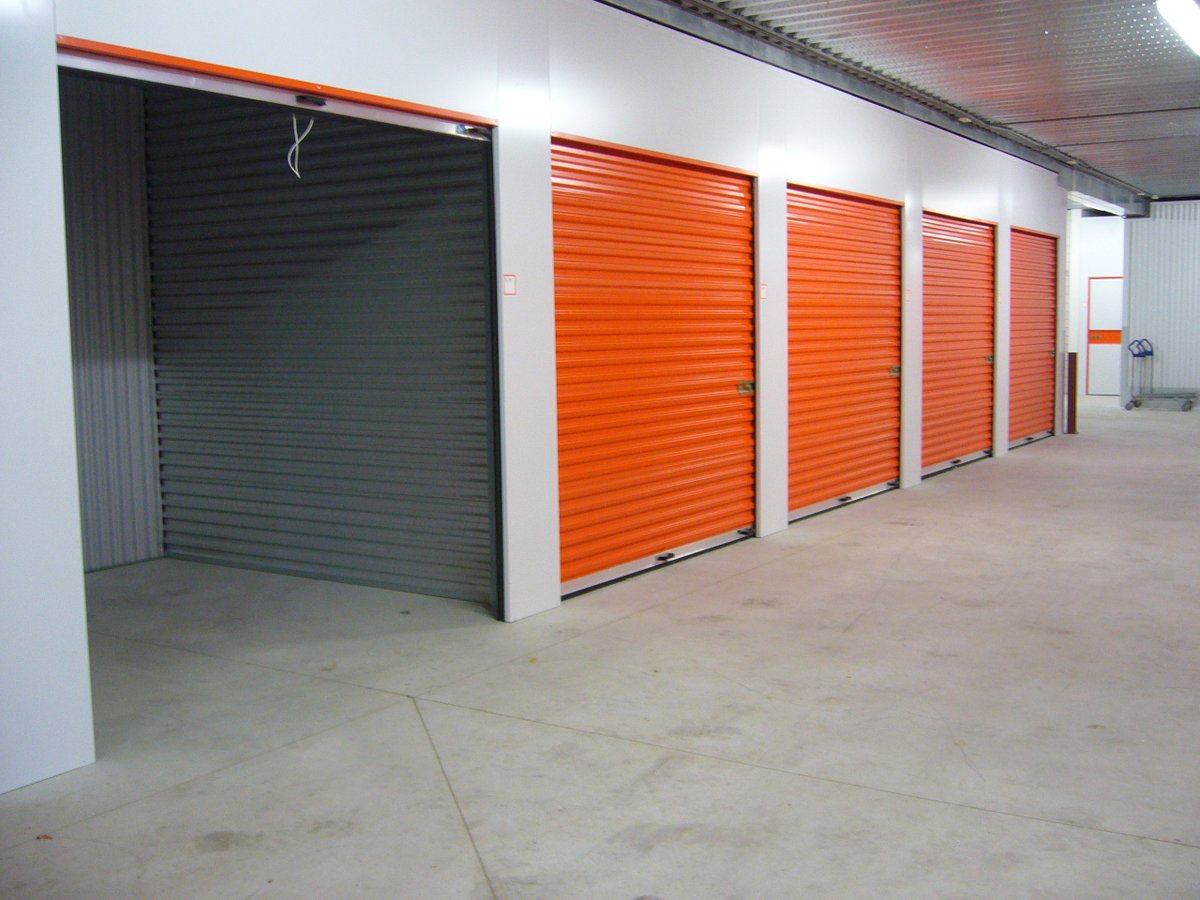 Op zoek naar #kantoorruimte en #flexibele #opslagruimte? Per direct te #huur 34m2 kantoorruimte. Ideaal voor webshops! <a href="/Boxinnstorage/">Box inn self-storage</a>
