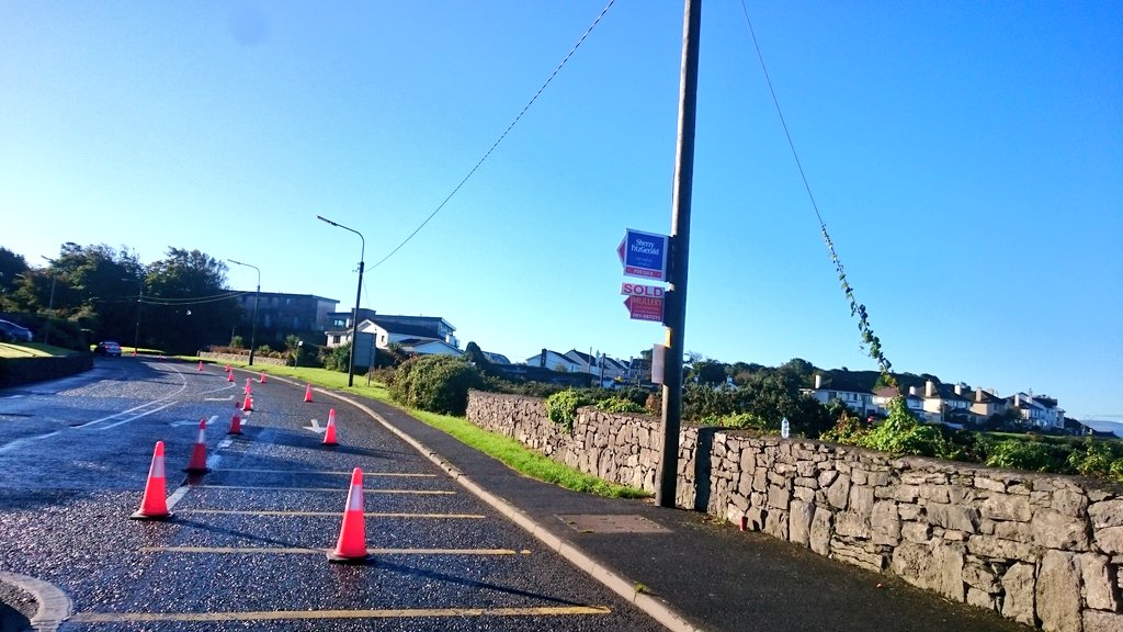 AsiaT789's tweet photo. Such a beautiful day for the #RunGalwayBay #2016 event!! https://t.co/HajW3nwihe