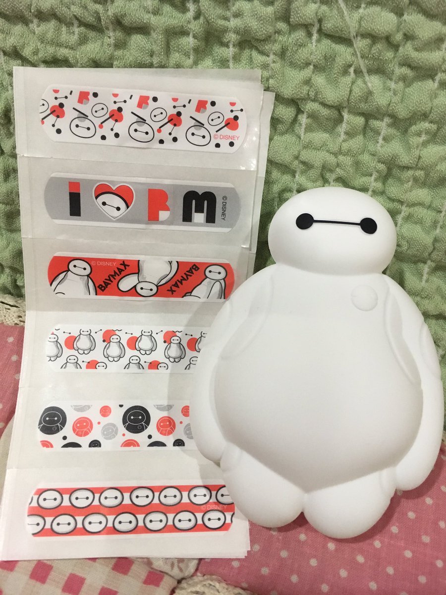 ট ইট র うらん ベイマックスの絆創膏可愛い 絆創膏と薬を入れて持ち歩く 取り出し口がベイマックスの顔見たいな形だから中身出ないようにしなきゃ ট ইট র うらん ベイマックスの絆創膏可愛い 絆創膏と薬を入れて持ち歩く 取り出し口がベイマックスの顔見たいな形だから中身出ないようにしなきゃ