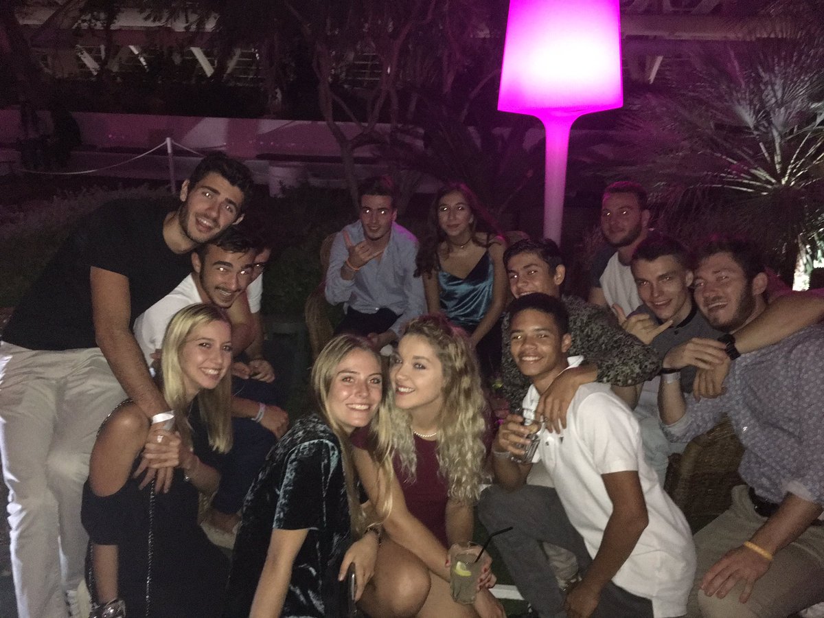 monicamonllor's tweet photo. Así fue la Fiesta de Bienvenida de la UEV. Más de 500 estudiantes lo hicisteis posible!  #WelcomeUE16  #vidaUEV https://t.co/LgIp0CqTzh