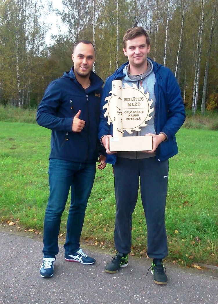 Eglītes Meža ceļojošā kausa uzvarētāji iegravēti un tas nodots <a href="/FKEverton/">FC Everton/Staicele</a> īpašumā, par kuru tie rūpēsies līdz nākamajam gadam!
Sveicam!