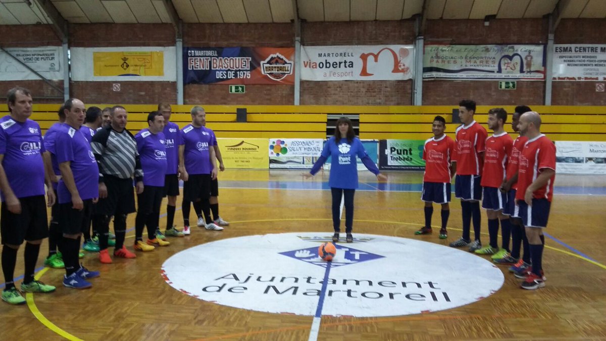 MiriamRieraC's tweet photo. Gràcies @MireiaVicenteDi per apadrinar el VII torneig de futbol sala inclusiu del @cspuntdetrobada https://t.co/Nj0HW0JCzI