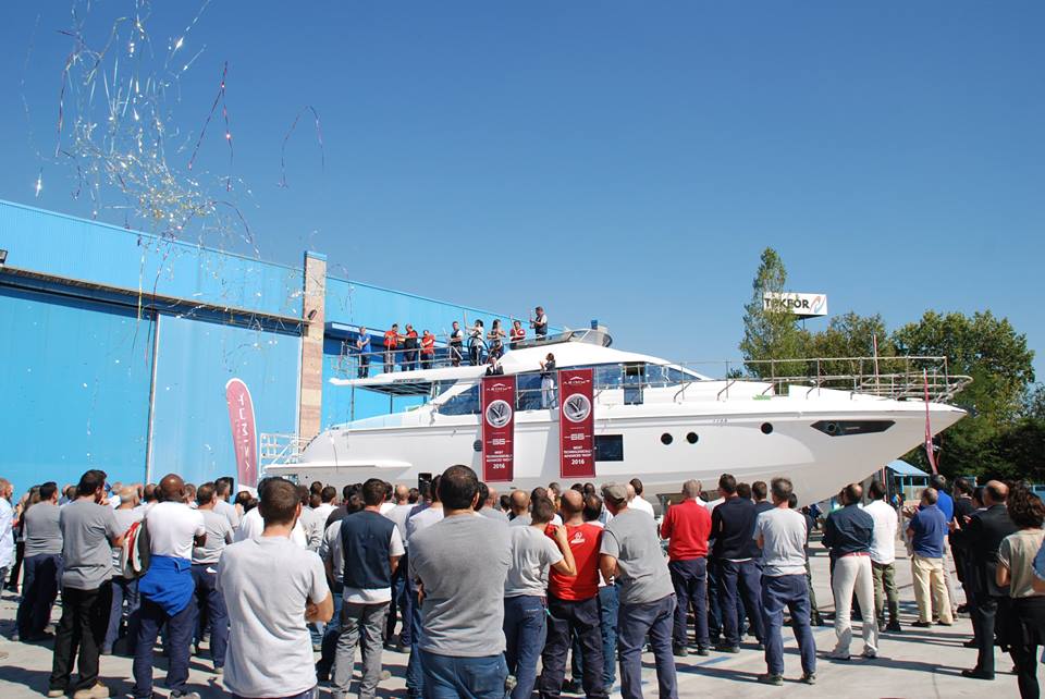 AzimutYachtsHK's tweet photo. With pride and satisfaction, we celebrated the #award received by #Azimut66 - World Yacht Trophies: "Most Technologically Advanced Yacht" https://t.co/5WiT5kCm6G