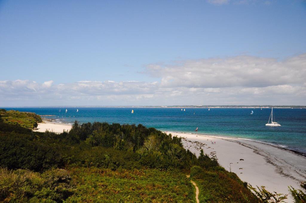 Prefet56's tweet photo. On ne résiste pas à l'envie de vous faire partager qq images de #Groix 😀 #miammorbihan #troudelenfer #pointedeschats #portlay #grandssables https://t.co/wJxCR0SUcN