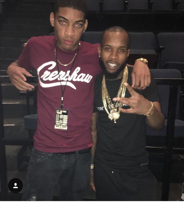 R2Huniverse's tweet photo. S/o to @torylanez 🤘rocking with the #KartelBoyz718 live and direct with the #YNIC @YungScramz #HMKRec 💯💯💯 https://t.co/D7xYMexPPh