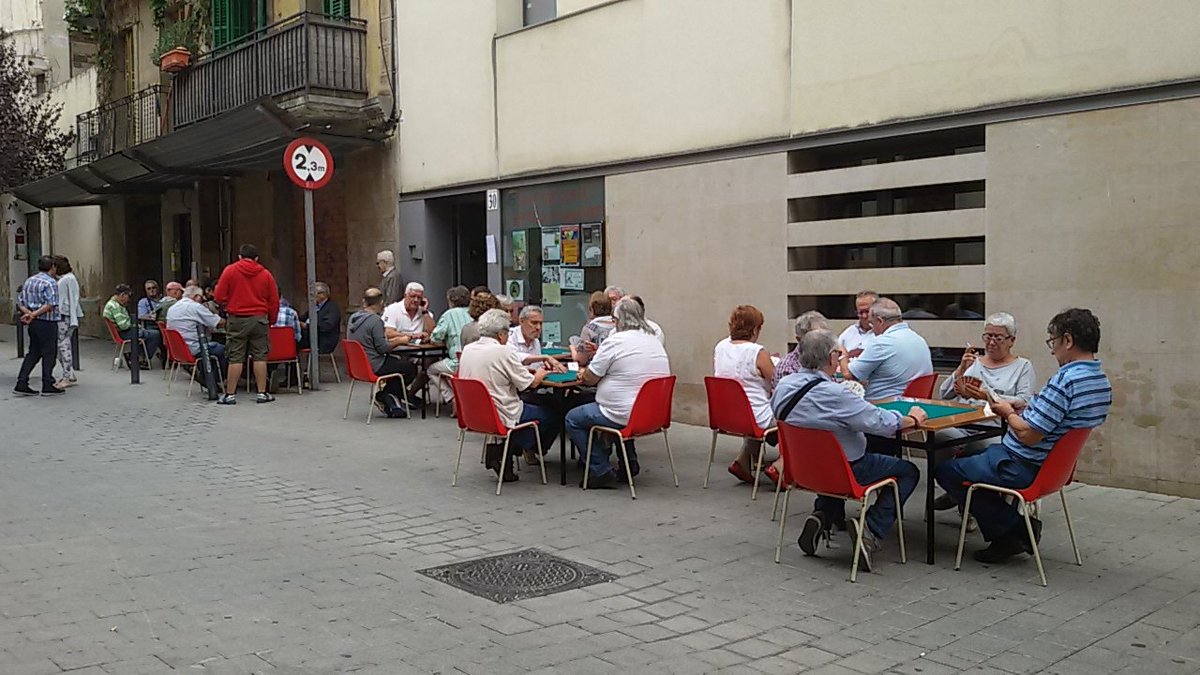 Activitat 1 de 2 a l'Espiga per #fmlescorts2016: campionat de butifarra <a href="/BCN_LesCorts/">Les Corts</a> <a href="/festaRoses/">Festa Major canRosés</a> <a href="/Albairigoyen/">Alba Irigoyen Gómez</a>