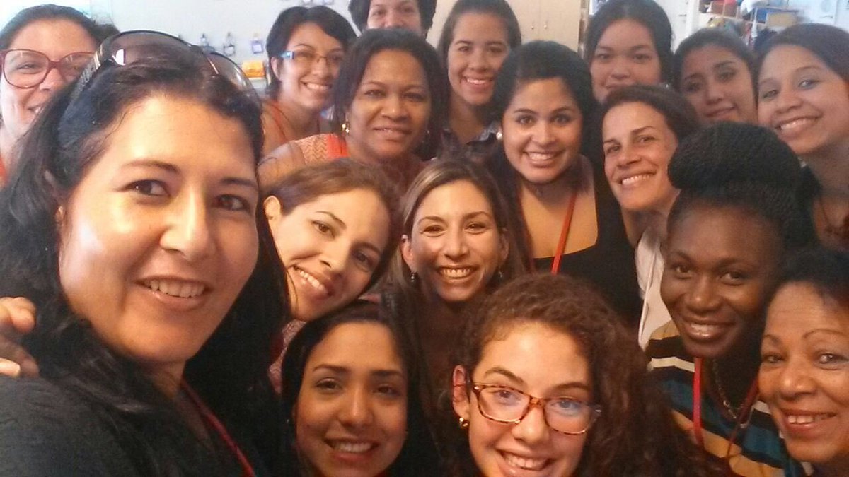 ValentinaNM9's tweet photo. Job alike selfie, PK and K @PachanoB @VeronicaGism @mpintoism @srtalvarado @NatacharyIsm https://t.co/8wtG4ireTF