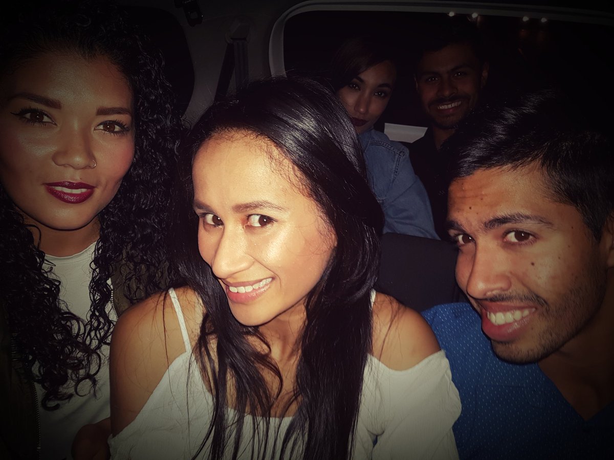 Sas_pants's tweet photo. K I N K Y   A F R O 💃

Music was just too good👌 #friends #KinkyAfro #shimmybeachclub #goodhopefm #redheartrum https://t.co/V3C6c5t2Po