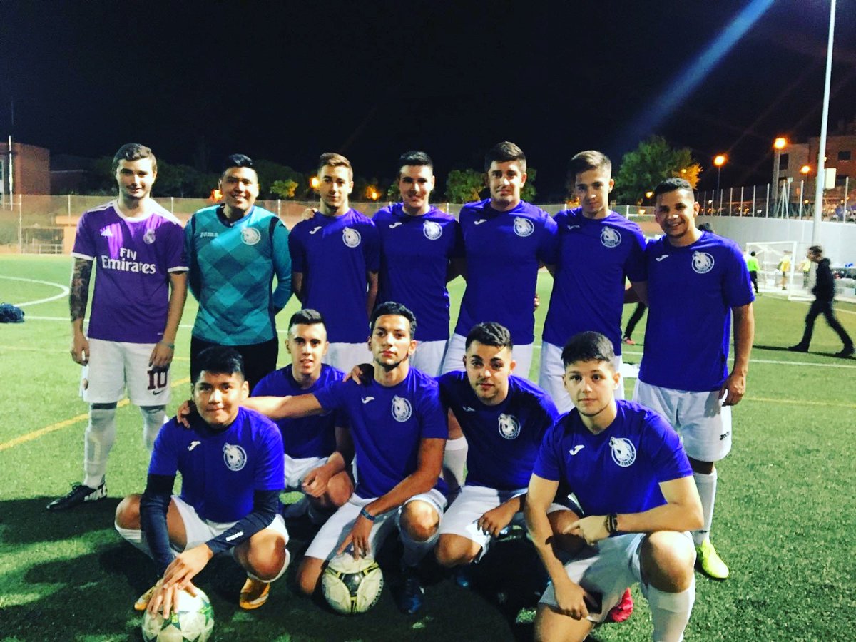 TheWolvesCF's tweet photo. ⚽ Lannister 1-6 Wolves 

Primera victoria!! Buen partido del equipo, a seguir así y está liga será más nuestra que el alma de basilio. 

🐺 https://t.co/9ZziReRgIH