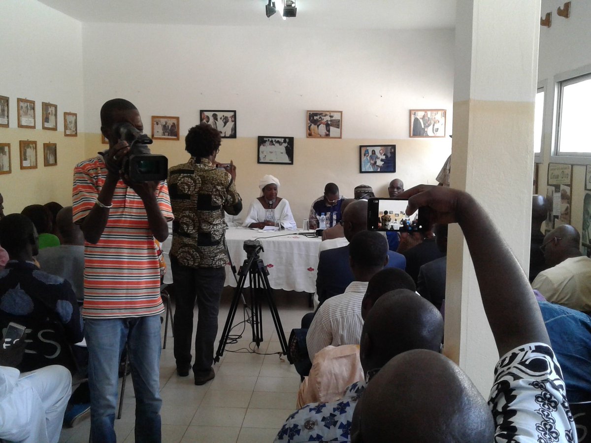 ColyEric's tweet image. Cérémonie de dédicace du livre de Moustapha Petit GUEYE @MairieSokone avec @elhadjkasse @LatifCOULIBALY #kebetu