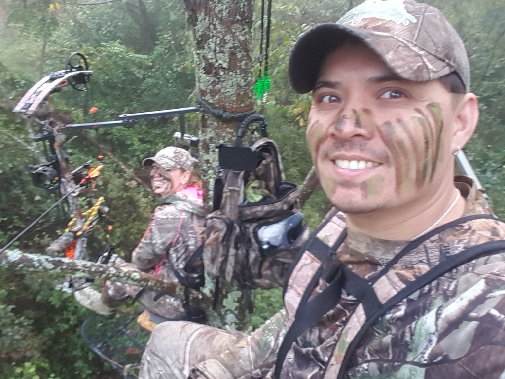 xtreme95cummins's tweet photo. 1st day of Pa Archery Season w @sasha_donahoo #Teamkillzone #TribeArchery #DeerCrossingArchery #SteadyForm #WhitetailInstitute #ReaperScents https://t.co/oFYx5gHoSi
