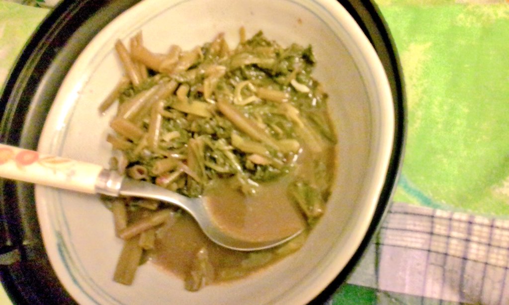 tankokseng61's tweet photo. #1stOct16 #SaturdayDinner #MunchyDarkChocolateOatKrunch #DeliciouslyFunTastyCrackers #WaterSpinach #Kangkung https://t.co/6IpeUpyB2F