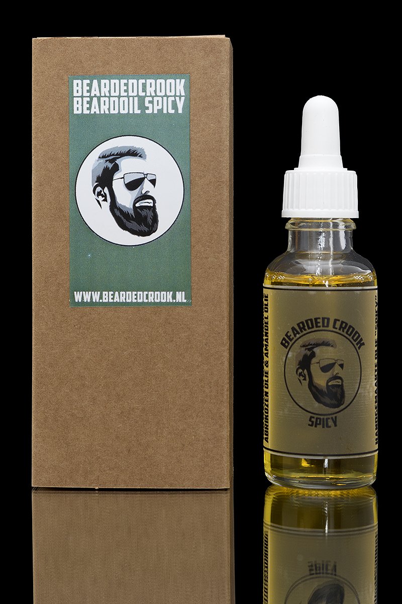 #Beardedcrook #beardoil #Spicy stimulates your beard to grow #patchouli #sandelwood #musk beardedcrook.nl