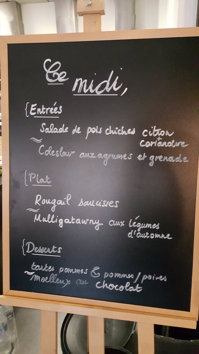 tru_cs's tweet photo. Super pause déjeuner @TCRMBLIDA avec l'Amour Food #yabon #blidification https://t.co/S2qqleXoPL