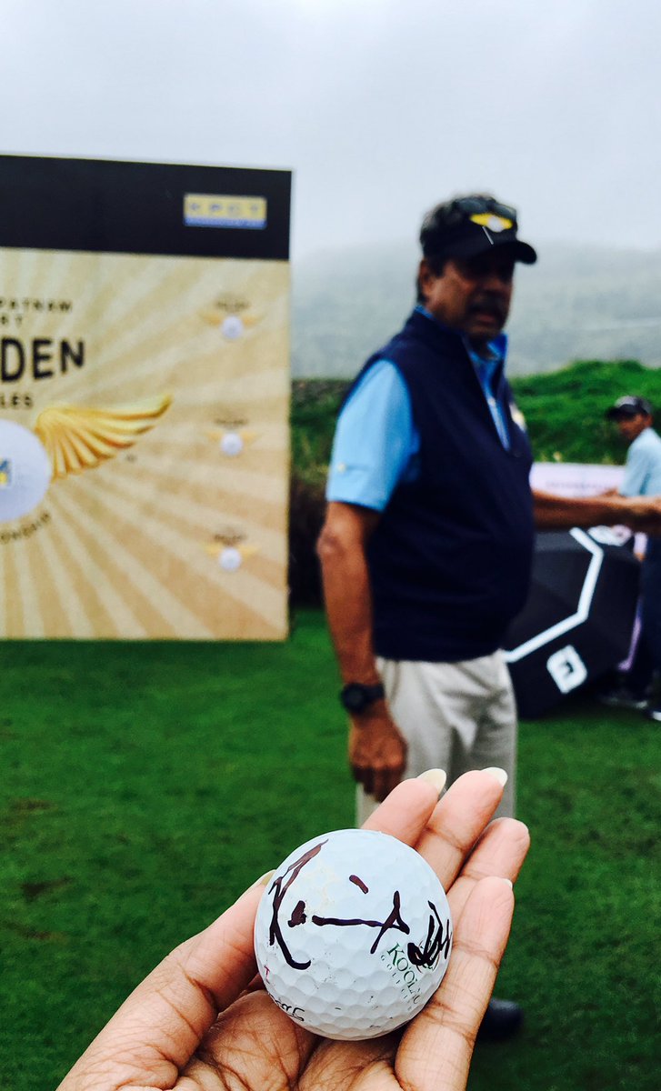 skavita1's tweet image. World's precious ⛳️ golf ball. One of the best player in the world. #kapildev #Signature #LoveForGolf #KPCLGoldenEagles