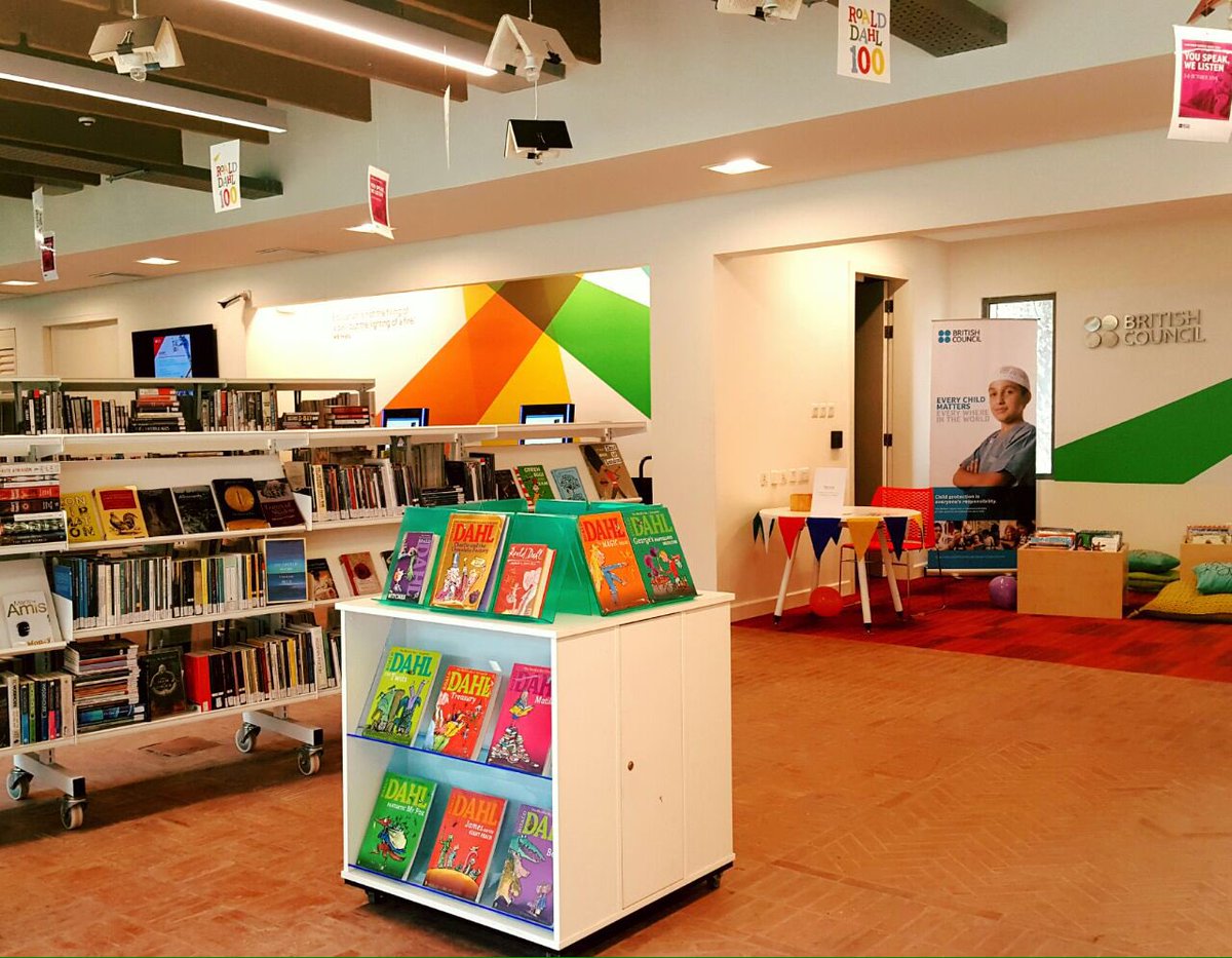 pkBritish's tweet photo. Celebrating Roald Dahl's 100th birthday in a truly splendiferous way, as befitting the man #librarylhr #dahl100 https://t.co/a6zlpaBp8f