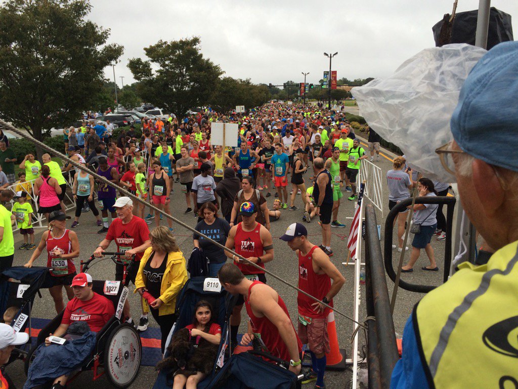 Participants in this morning's 5th Annual Crawlin' Crab 5k race.