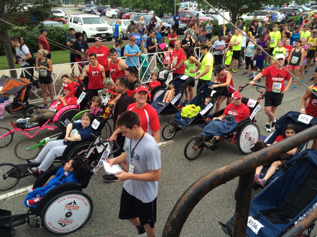Wheelchair participants sponsored by Team Hoyt of Virginia Beach.