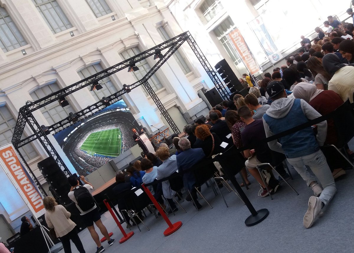 MSWDMadrid's tweet photo. Bienvenida de @ButraguenoRM a los estudiantes de #Madrid en Welcome Day #MSWD2016 #fiesta #RealMadrid @realmadrid @Fun_Realmadrid https://t.co/FGr3dSS3qA