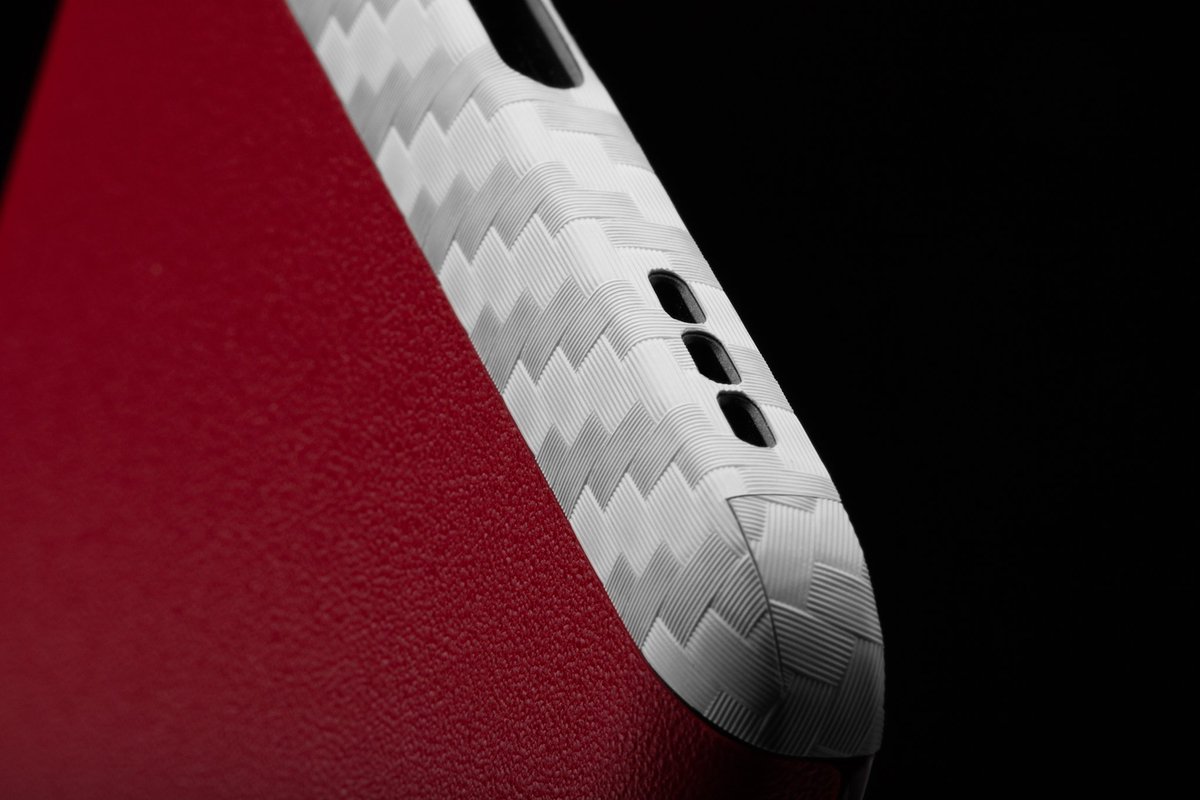 dbrand's tweet image. &amp;gt;skins V20 in red and white
&amp;gt;beavers appear out of nowhere
&amp;gt;room floods with maple syrup
&amp;gt;a hockey fight breaks out
&amp;gt;everyone apologizes