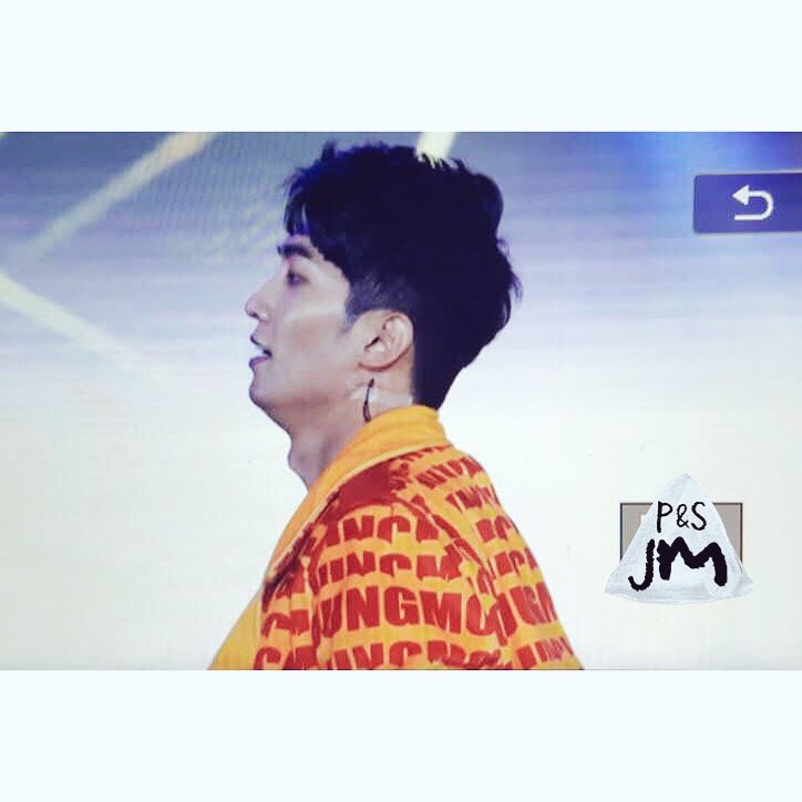ForMasCN's tweet photo. 161001 Spectrum Dance Music Festival #김정모 https://t.co/TTRRYfxR0a