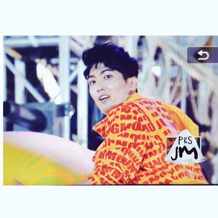 ForMasCN's tweet photo. 161001 Spectrum Dance Music Festival #김정모 https://t.co/TTRRYfxR0a