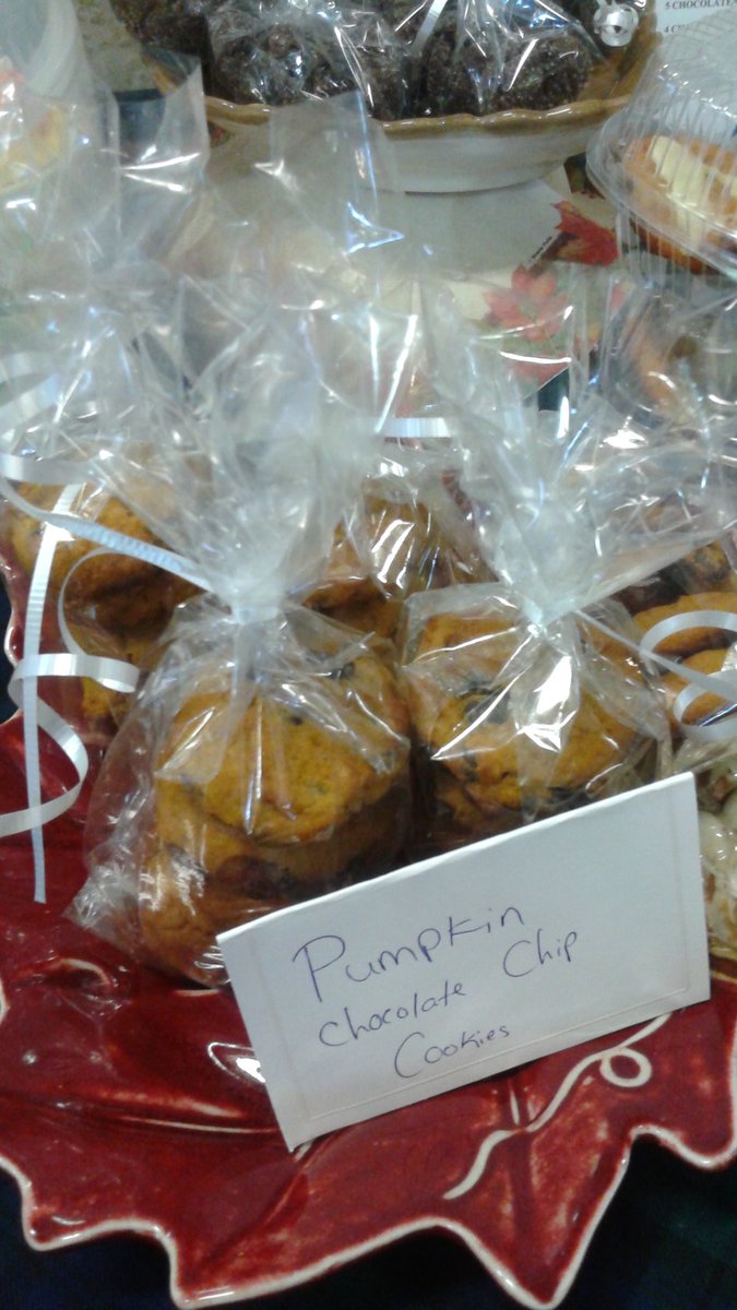 Iains_Bakery's tweet photo. Happy October 1st! Fall is in the air today, and my Pumpkin Chocolate Chip cookies are the perfect fall treat! @AlderneyMrkt https://t.co/aWGHJsYRP7