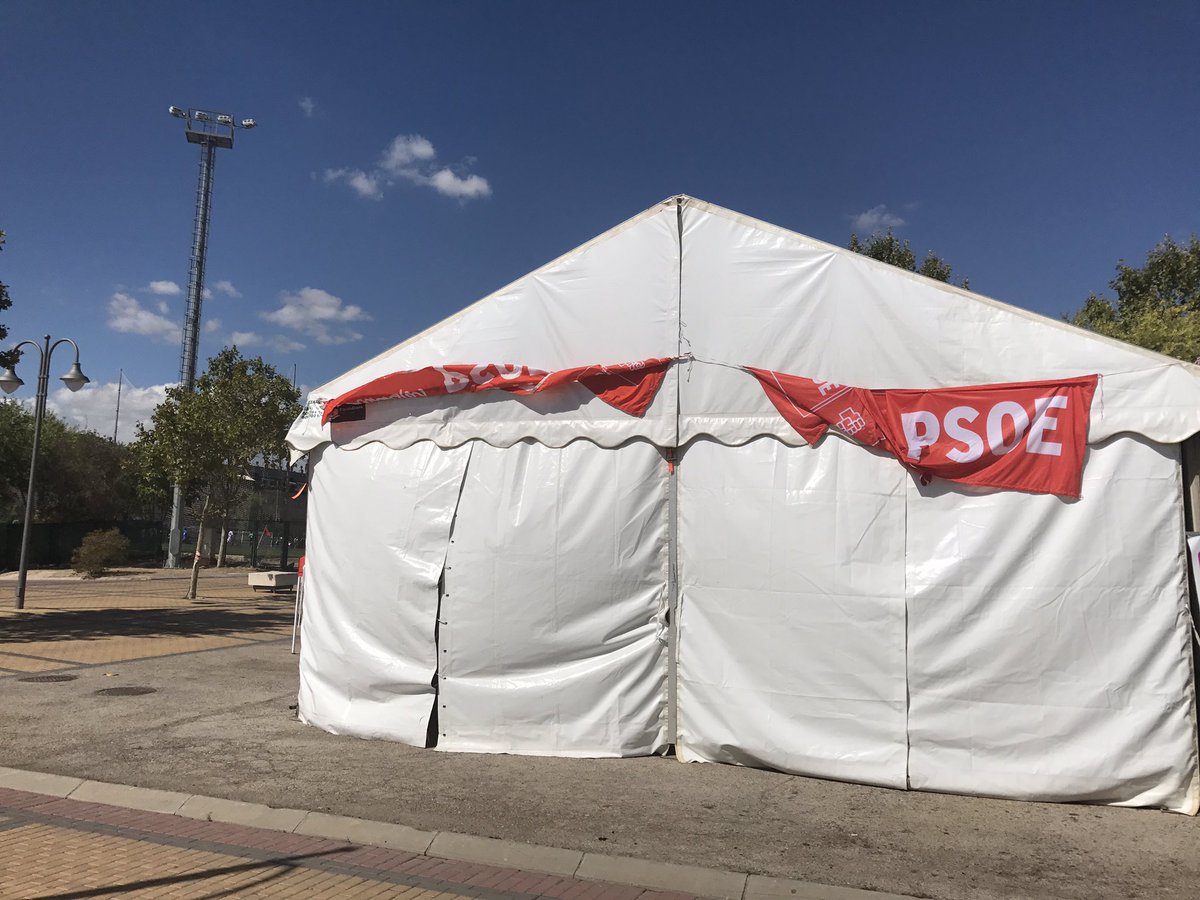 coolkamio's tweet photo. UPYD vs PSOE vs CS vs PP
Misma hora. https://t.co/l10fgX3iFe