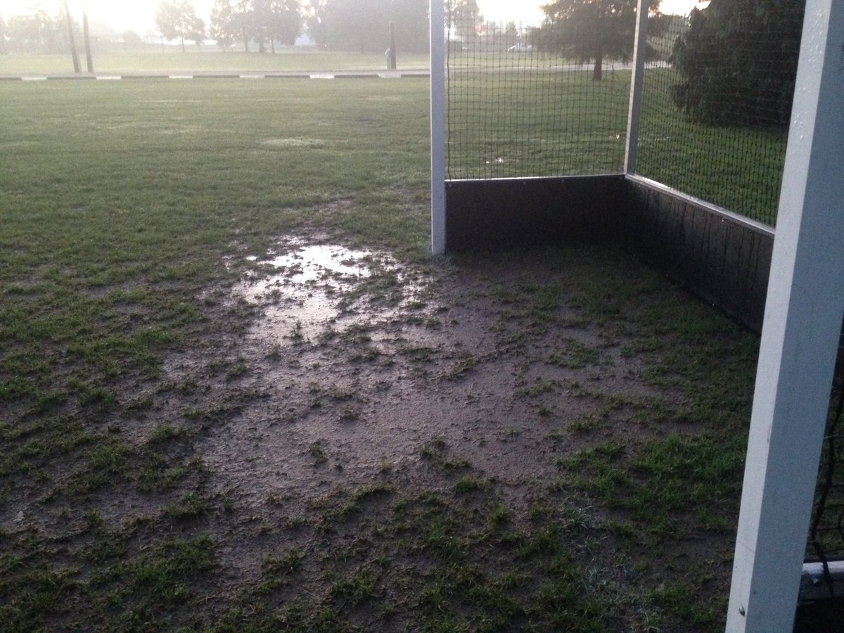 WYBFH's tweet photo. It's a real bummer when it's a nice morning but your field is under water! #fieldclosed https://t.co/WBnm8eVazK