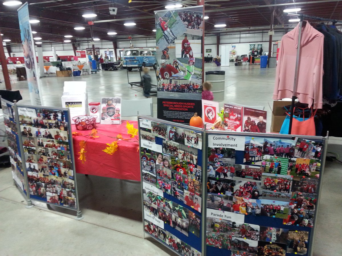 RaceTeam52's tweet photo. In Lindsay with @freshfuell for the Family Expo also with @PtboHuskies #huskieheros https://t.co/MClrsCOVwJ