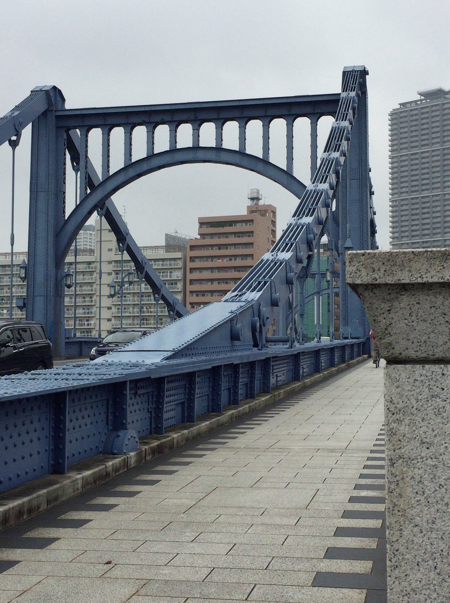 やっち 清洲橋の橋詰めに建つこのマンション これを見て ああ って思える人は かなりのマニアですな 笑 いわゆるトレンディドラマの先駆け 男女7人夏物語 で 明石家さんま演じる今井良介が住んでいたマンションですよ このドラマがきっかけで