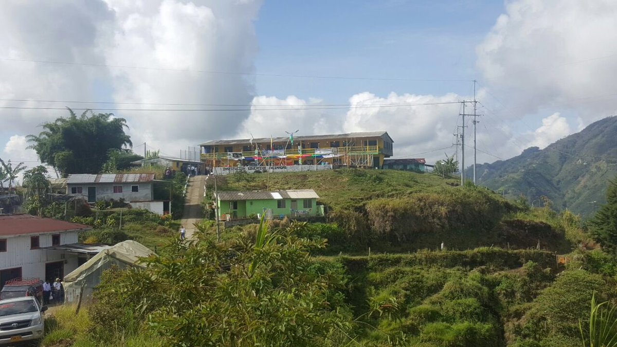 rgomezgiraldo's tweet photo. #Encimadas-Samaná Donde hubo guerra y dolor hoy hay educación y banda musical (no banda de guerra) @GoberCaldas https://t.co/0ikVIvZI88